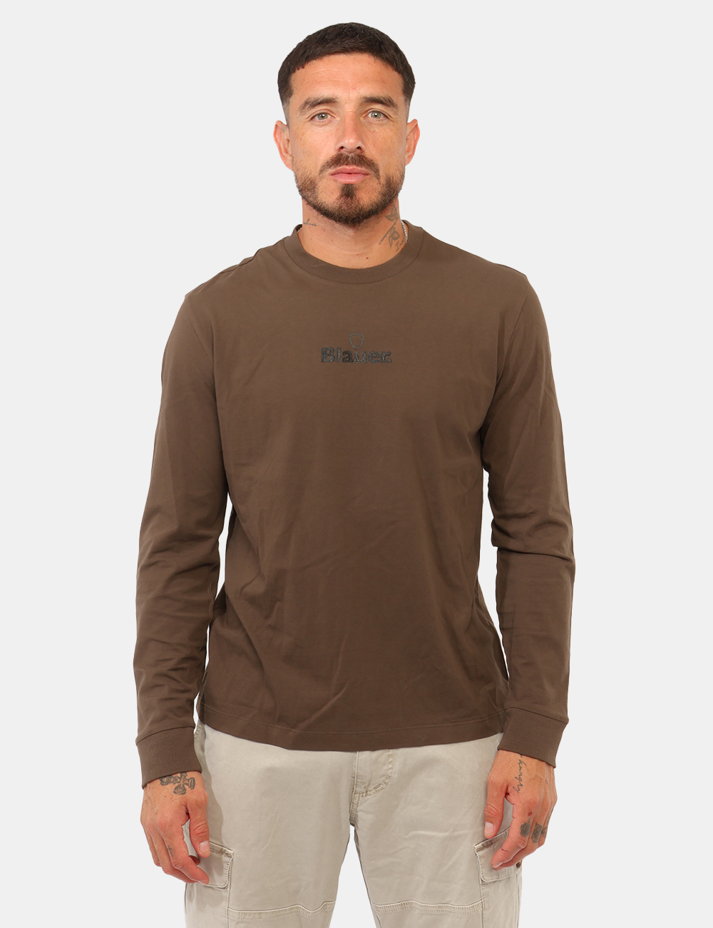 26WBLUH01420-M-CC_MARRONE_AI26_5 T-shirt Blauer Marrone tg.L - T-shirt Blauer Marrone da uomo La T-shirt BLAUER Marrone da uomo è un capo versatile dal gusto