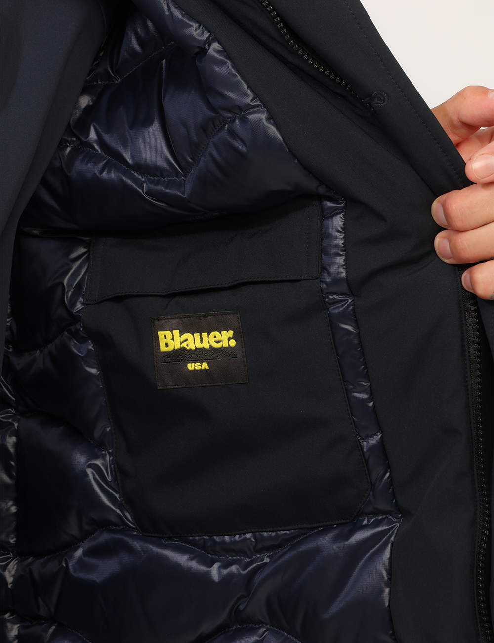 26WBLUK03062-M-CC_BLU_AI26_3 Piumino Blauer Blu tg.L - Piumino Blauer Blu da uomo Il Piumino BLAUER Blu da uomo è un capospalla versatile e funzionale, p