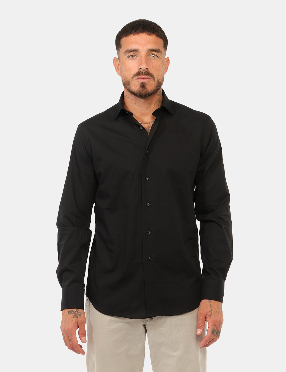 ANDREA_MICENE-POPELINE-NERO_PE26_6 Camicia Prj22. Nera - Camicia PRJ22. Nera da uomo La Camicia PRJ22. Nera da uomo è un capo versatile e dal carattere deciso,