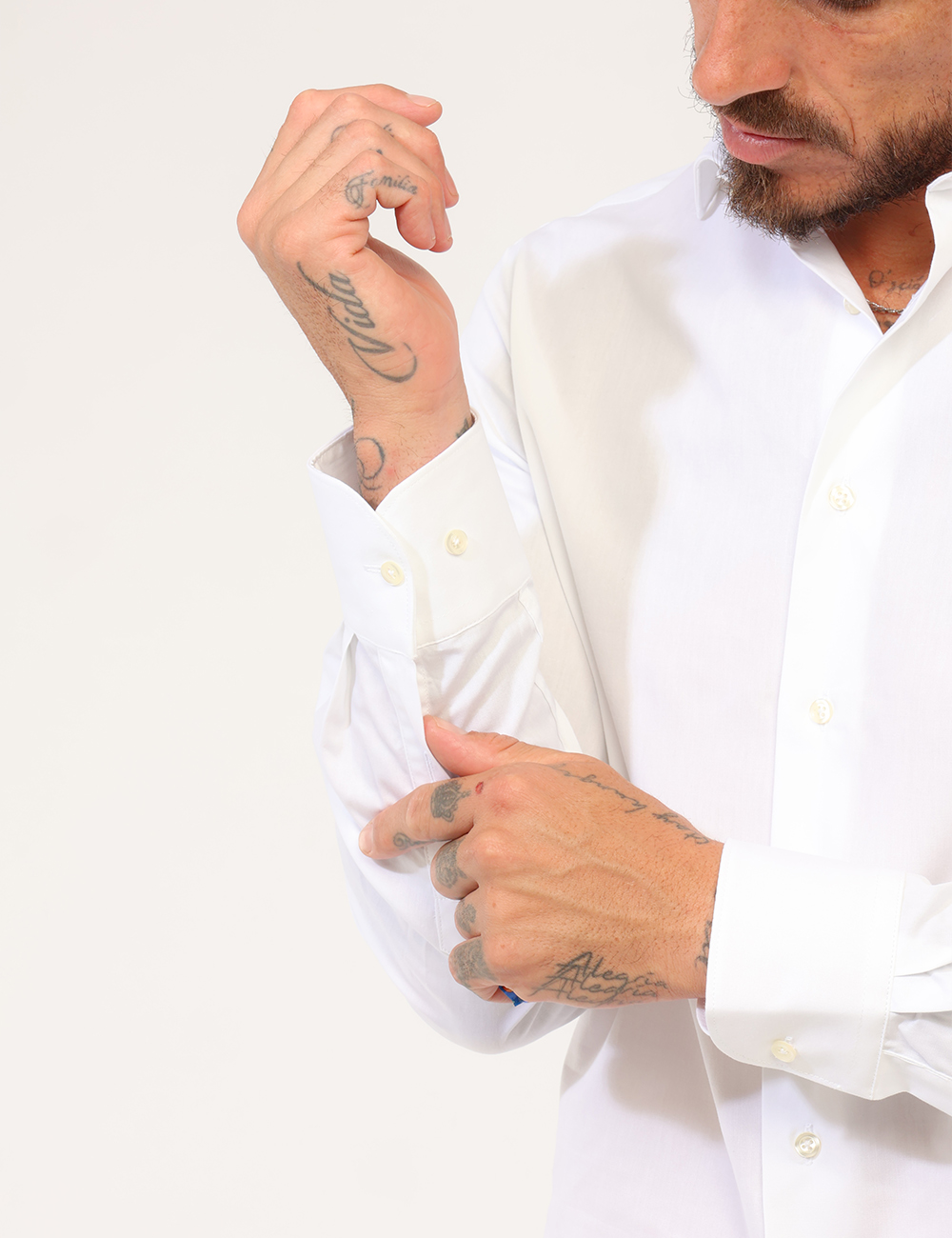 ANDREA_TWILL-BIANCO_PE26_4 Camicia Prj22. Bianca - Camicia PRJ22. Bianca da uomo La Camicia PRJ22. Bianca da uomo è un capo essenziale e versatile, per