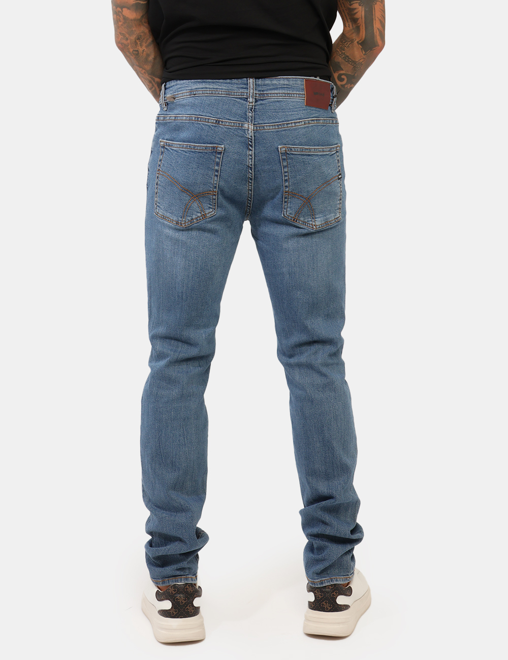 B1680-MORRIS-REV_STONE-MED-BLUE_AI26_2 Jeans Gas Azzurro - Jeans GAS Azzurro da uomo Il Jeans GAS Azzurro da uomo è un modello versatile e contemporaneo, pensato p