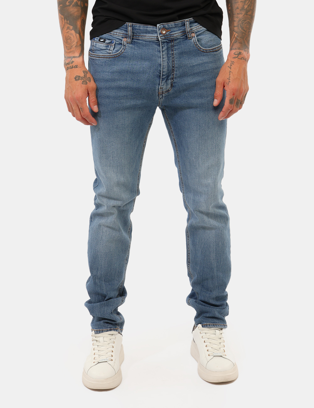 B1680-MORRIS-REV_STONE-MED-BLUE_AI26_5 Jeans Gas Azzurro - Jeans GAS Azzurro da uomo Il Jeans GAS Azzurro da uomo è un modello versatile e contemporaneo, pensato p