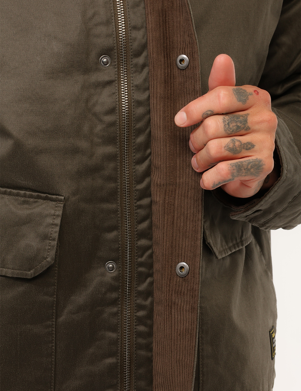 B1782-DENI-JACKET_OLIVE-NIGHT_AI26_3 Piumino Gas Marrone - Piumino GAS Marrone da uomo Il Piumino GAS Marrone da uomo è un capospalla dal carattere casual e cont