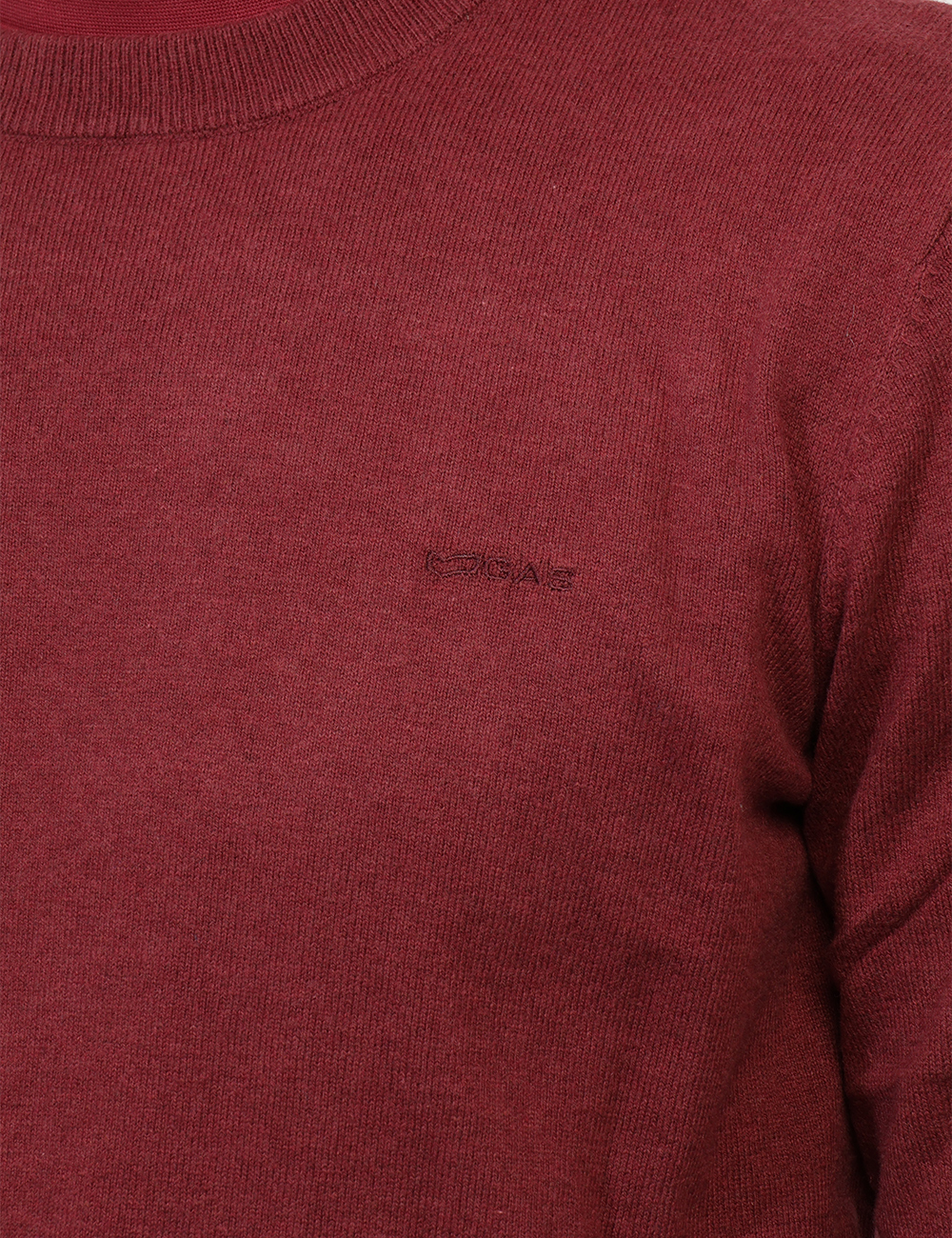B1797-ARLO-ROUND_MAROON-BANNER_AI26_5 Maglia Gas Bordeaux - Maglia GAS Bordeaux da uomo La Maglia GAS Bordeaux da uomo è un capo versatile e raffinato nella sua s
