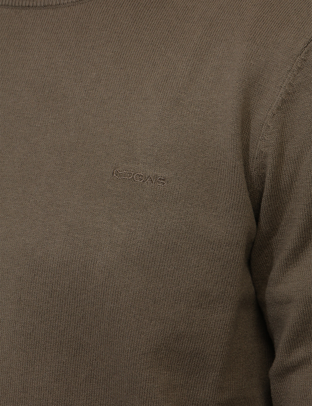 B1797-ARLO-ROUND_OLIVE-NIGHT_AI26_5 Maglia Gas Verde - Maglia GAS Verde da uomo La Maglia GAS Verde da uomo è un capo versatile e contemporaneo, ideale per aggi
