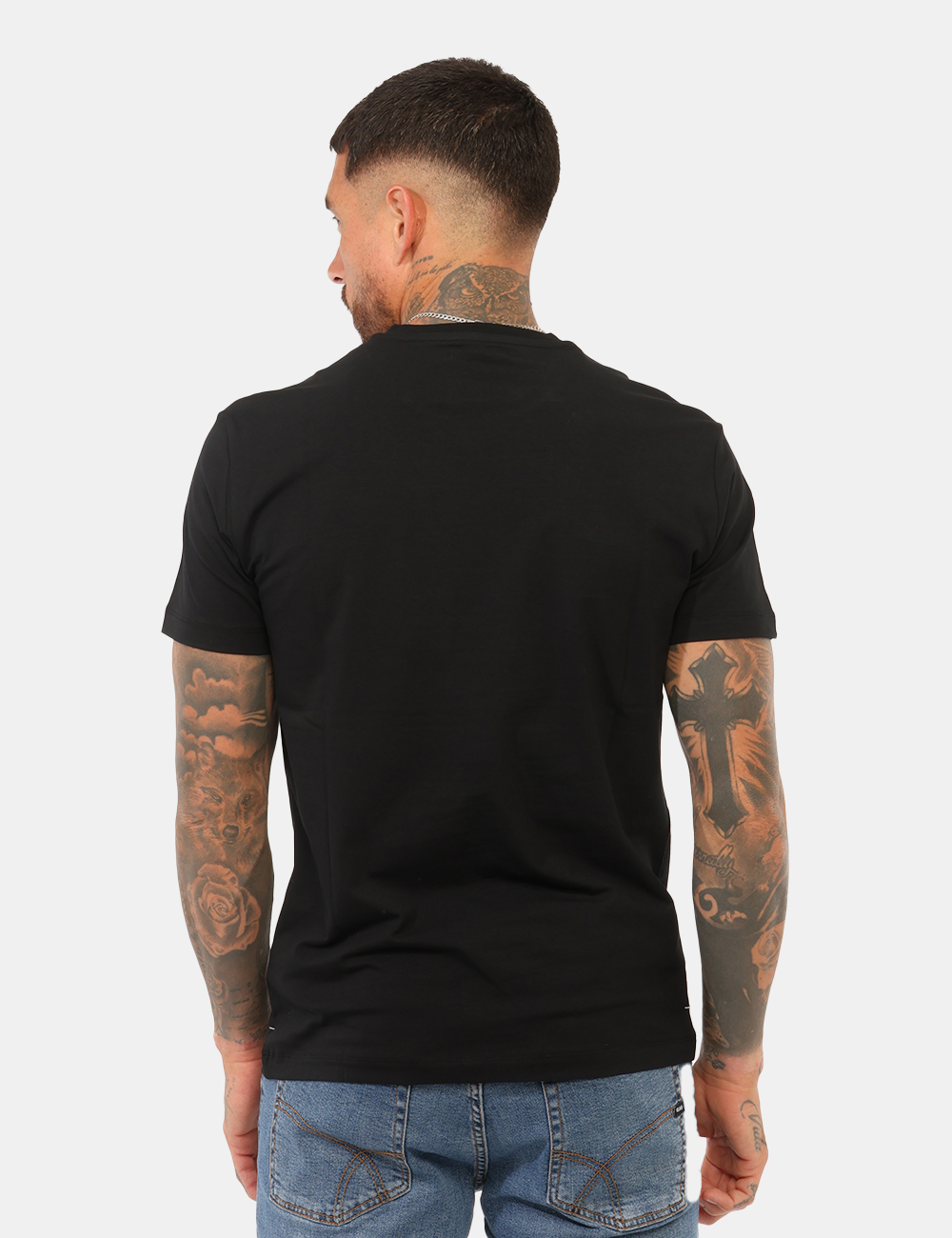 B1833-SCUBA_BLACK_AI26_2 T-shirt Gas Nera - T-shirt GAS Nera da uomo La T-shirt GAS Nera da uomo è un capo versatile e contemporaneo, perfetto per ch
