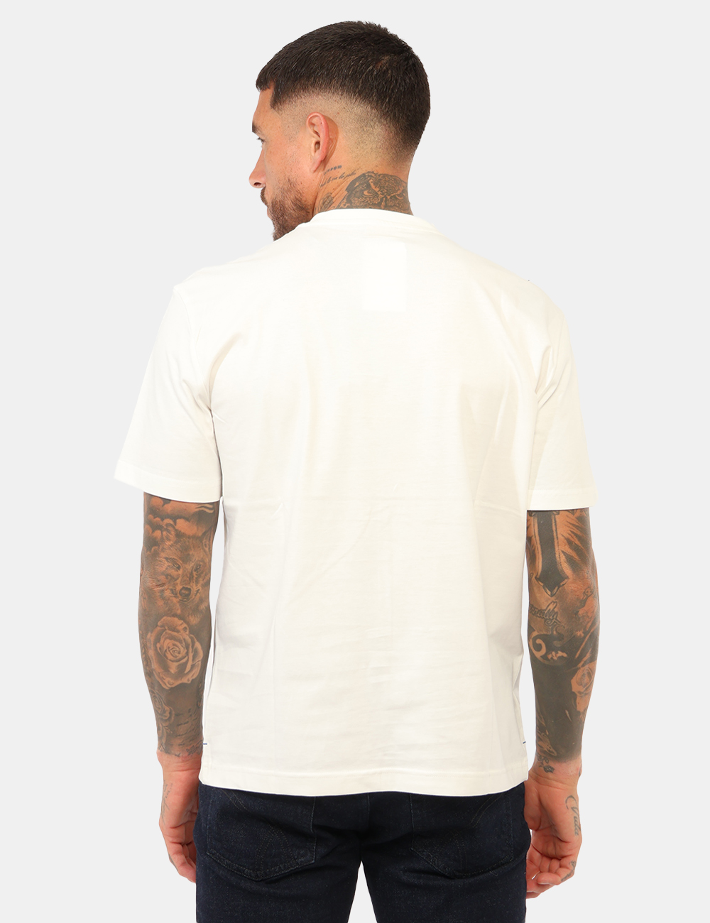 B1836-DHARIS-BLUE_SNOW-WHITE_AI26_2 T-shirt Gas Bianca - T-shirt GAS Bianca da uomo La T-shirt GAS Bianca da uomo è un capo casual e contemporaneo, ideale per c