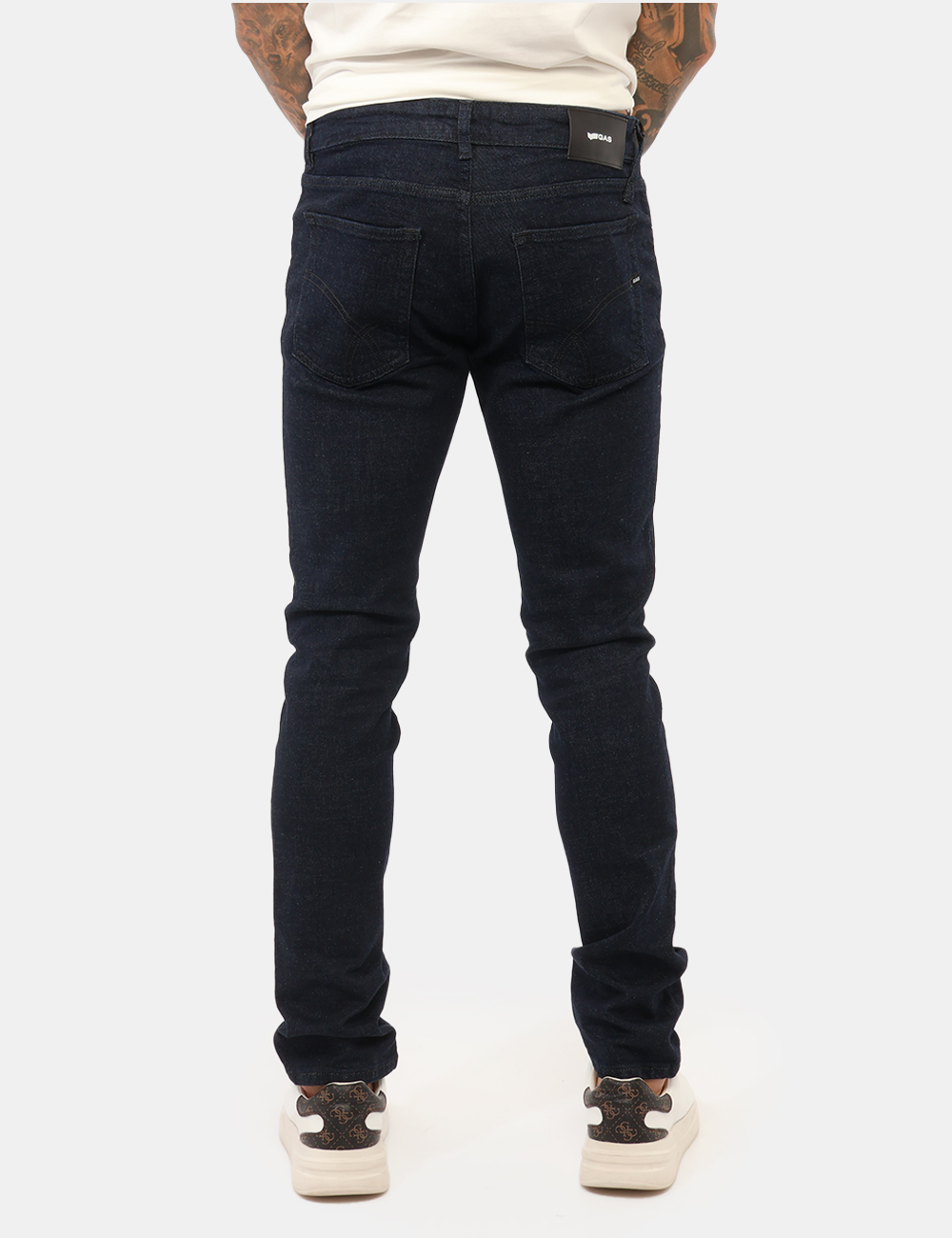 B2121-ALBERT-SIMPLE_RAW-RINSE_AI26_2 Jeans Gas Blu - Jeans GAS Blu da uomo Il Jeans GAS Blu da uomo è un modello versatile e contemporaneo, ideale per chi cerca