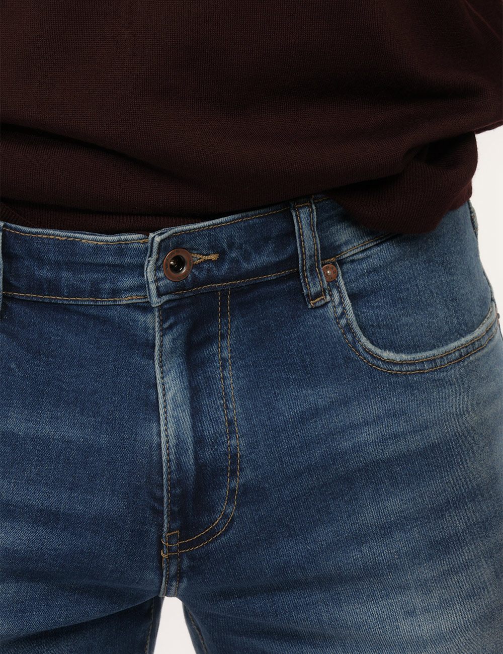 B2499-SAX-SMU-SC_BASIC-W-MEDBLUE_AI26_3 Jeans Gas Azzurro - Jeans GAS Azzurro da uomoIl Jeans GAS Azzurro da uomo è un modello versatile e contemporaneo, pensato pe