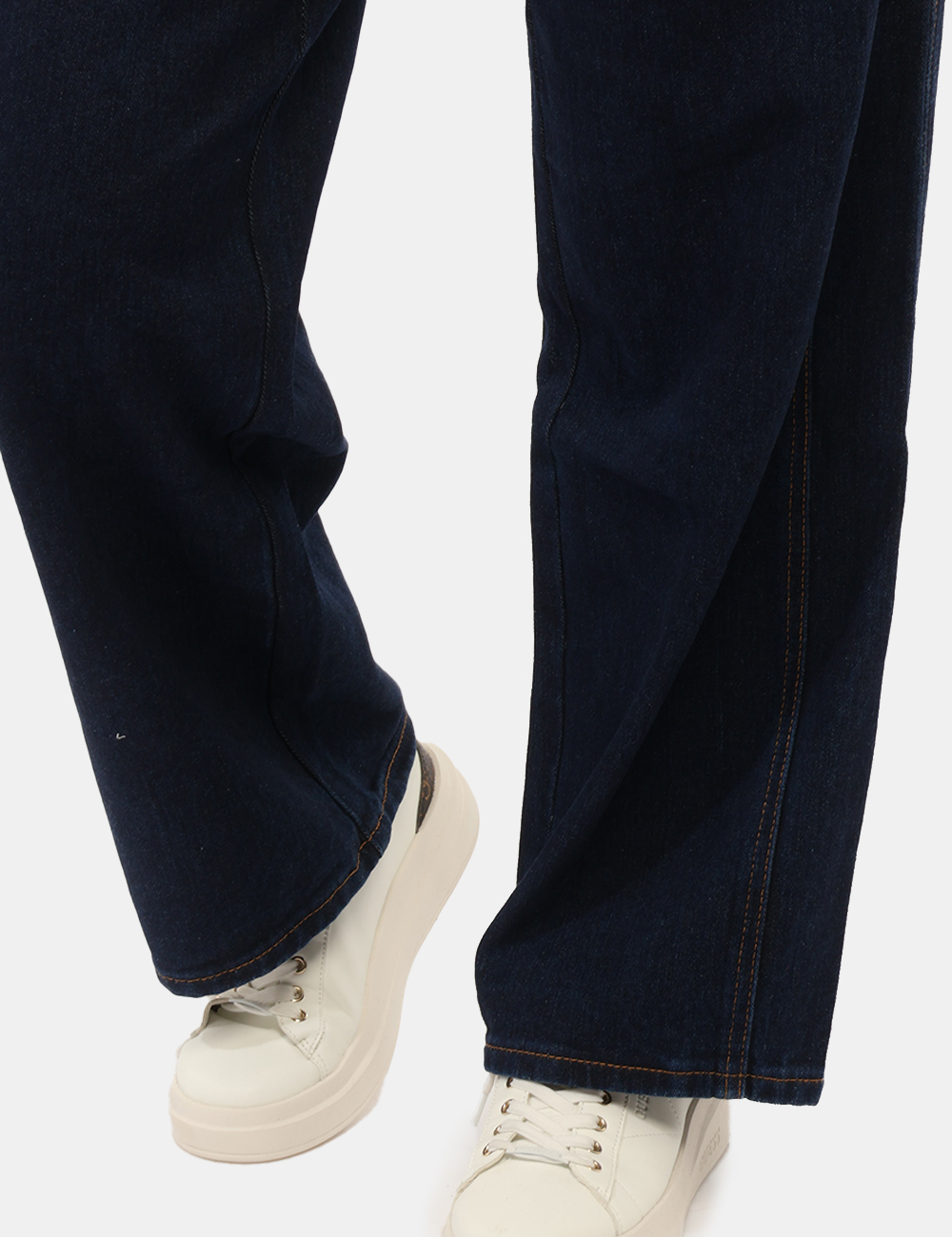 CNTP003-SC_BLU-SCURO_AI26_3 Jeans Concept83 Blu - Jeans CONCEPT83 Blu da donna Il Jeans CONCEPT83 Blu da donna è un modello versatile e contemporaneo, p