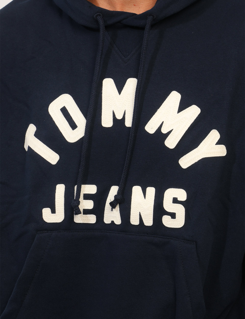 Felpa Tommy Hilfiger Blu - Felpa TOMMY HILFIGER Blu da uomo La Felpa TOMMY HILFIGER Blu è un capo casual e versatile, ideale