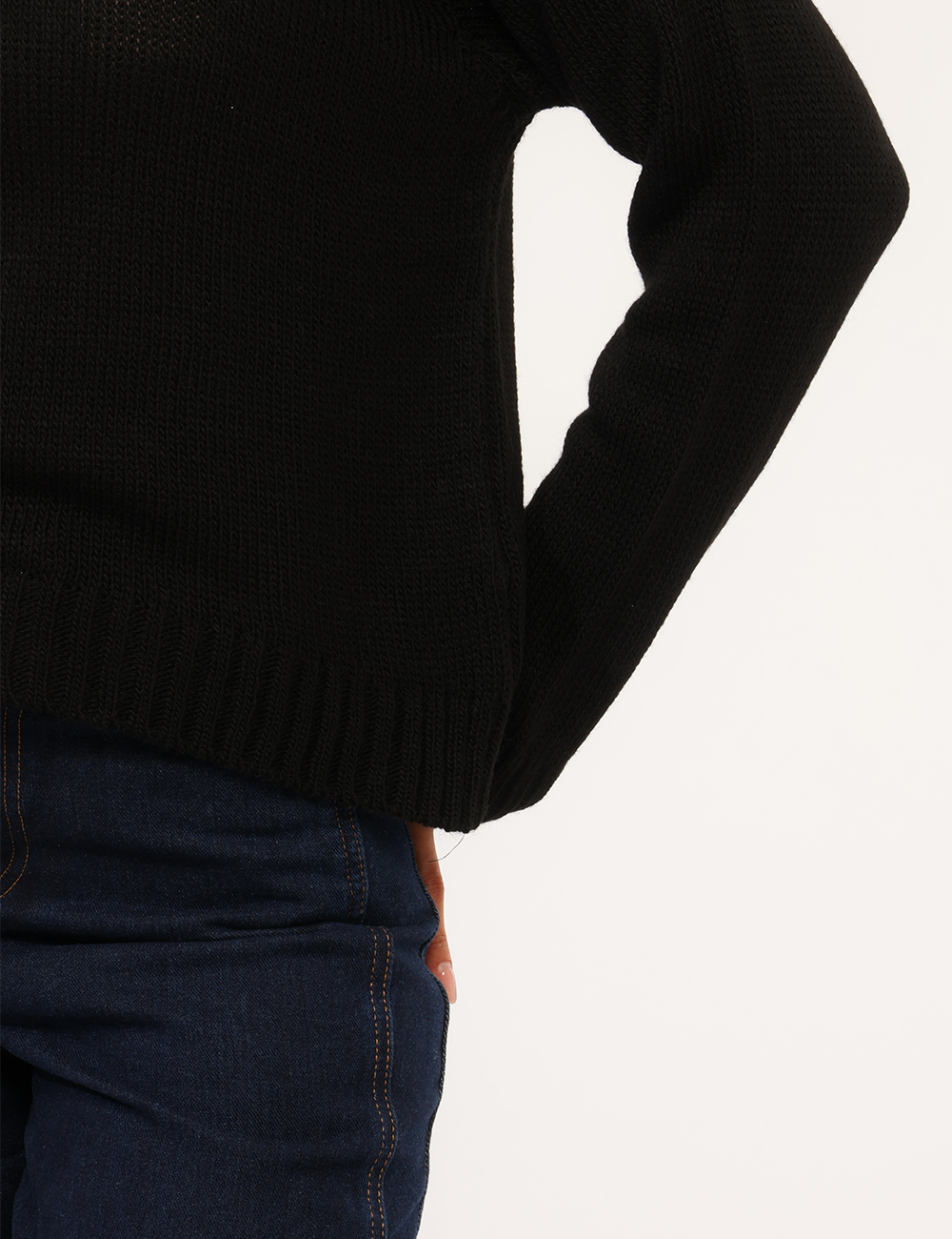 F761YBG8920-OC_NERO-LANA_AI26_3 Maglia Rue De Clerie Nero - Maglia RUE DE CLERIE nero da donna La Maglia RUE DE CLERIE nero da donna è un capo vivace e cont