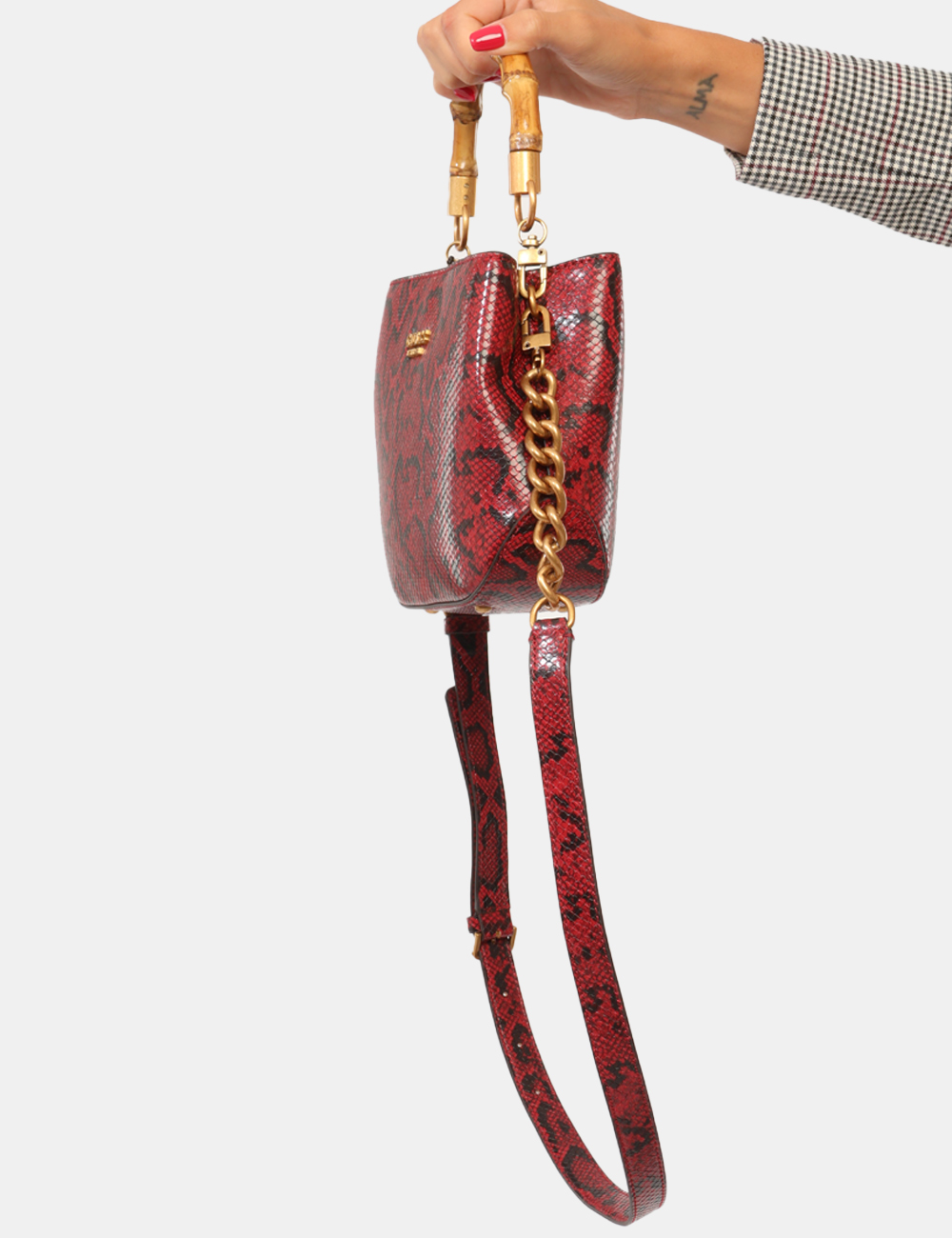 HWKP95-15010-AOB_RED_AI26_3 Borsa Guess Rossa - Borsa Guess Rossa da donna La Borsa GUESS Rossa da donna è un accessorio dal carattere deciso e femminil