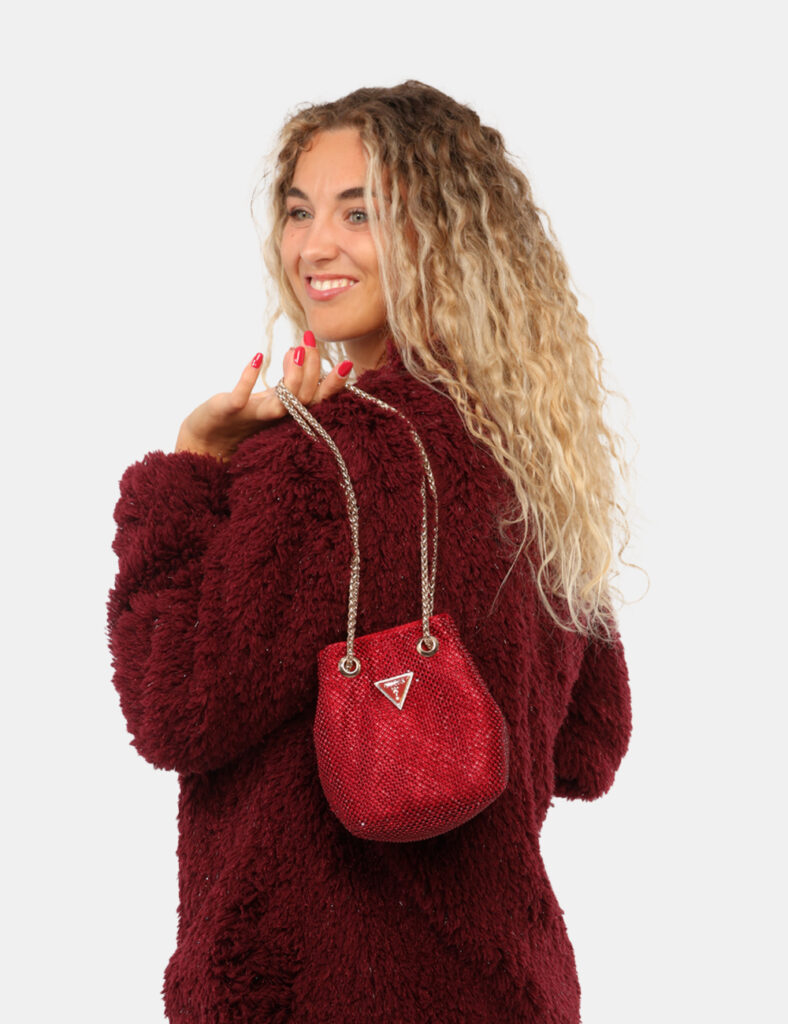 Borsa Guess Rosso - Borsa Guess Rosso da donna La Borsa GUESS Rosso da donna è un accessorio dal carattere deciso e luminoso