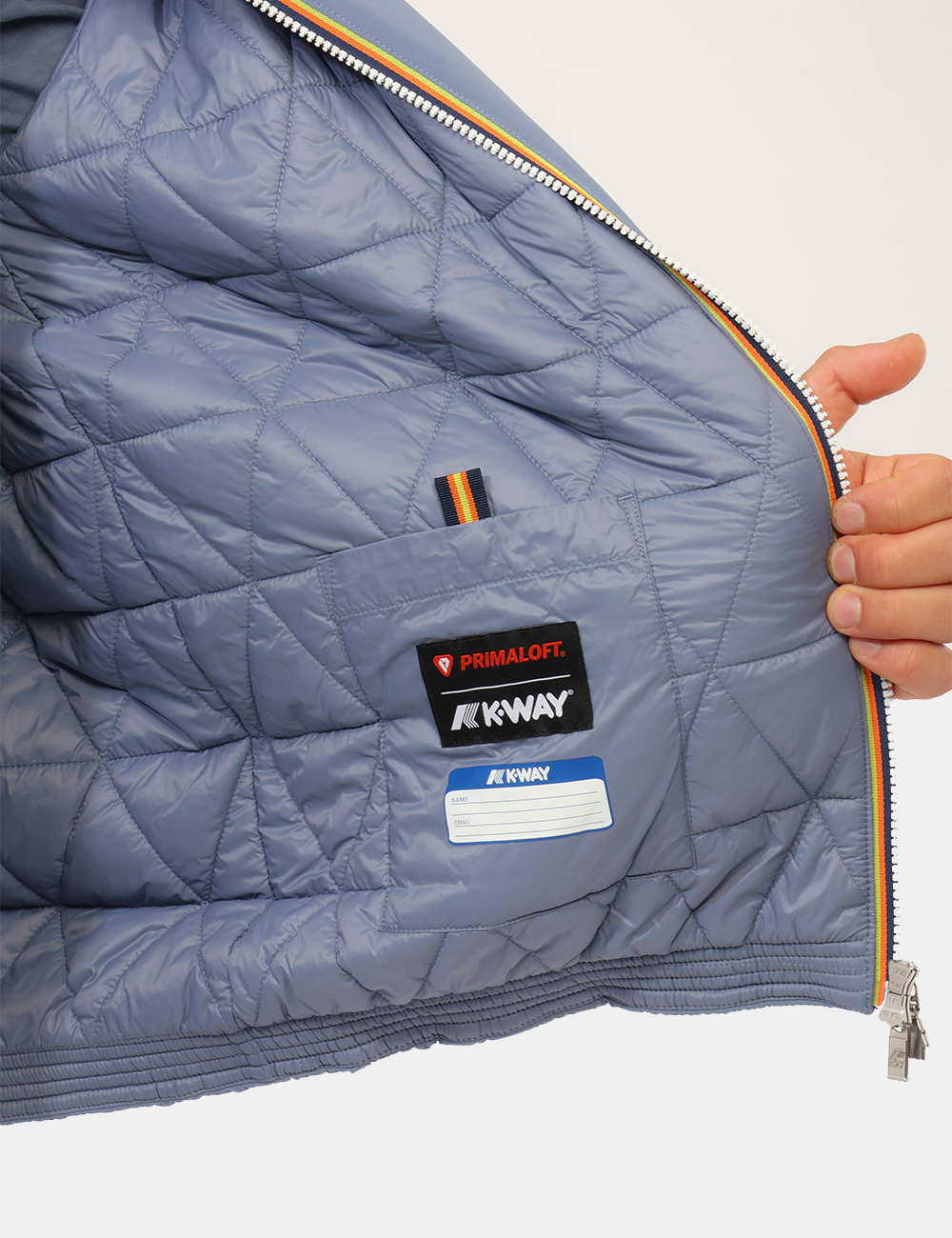K2136DW-P-CC_AZZURRO_AI26_3 Piumino K-Way Azzurro tg.L - Piumino K-WAY Azzurro da uomoIl Piumino K-WAY Azzurro da uomo è la soluzione ideale per affront