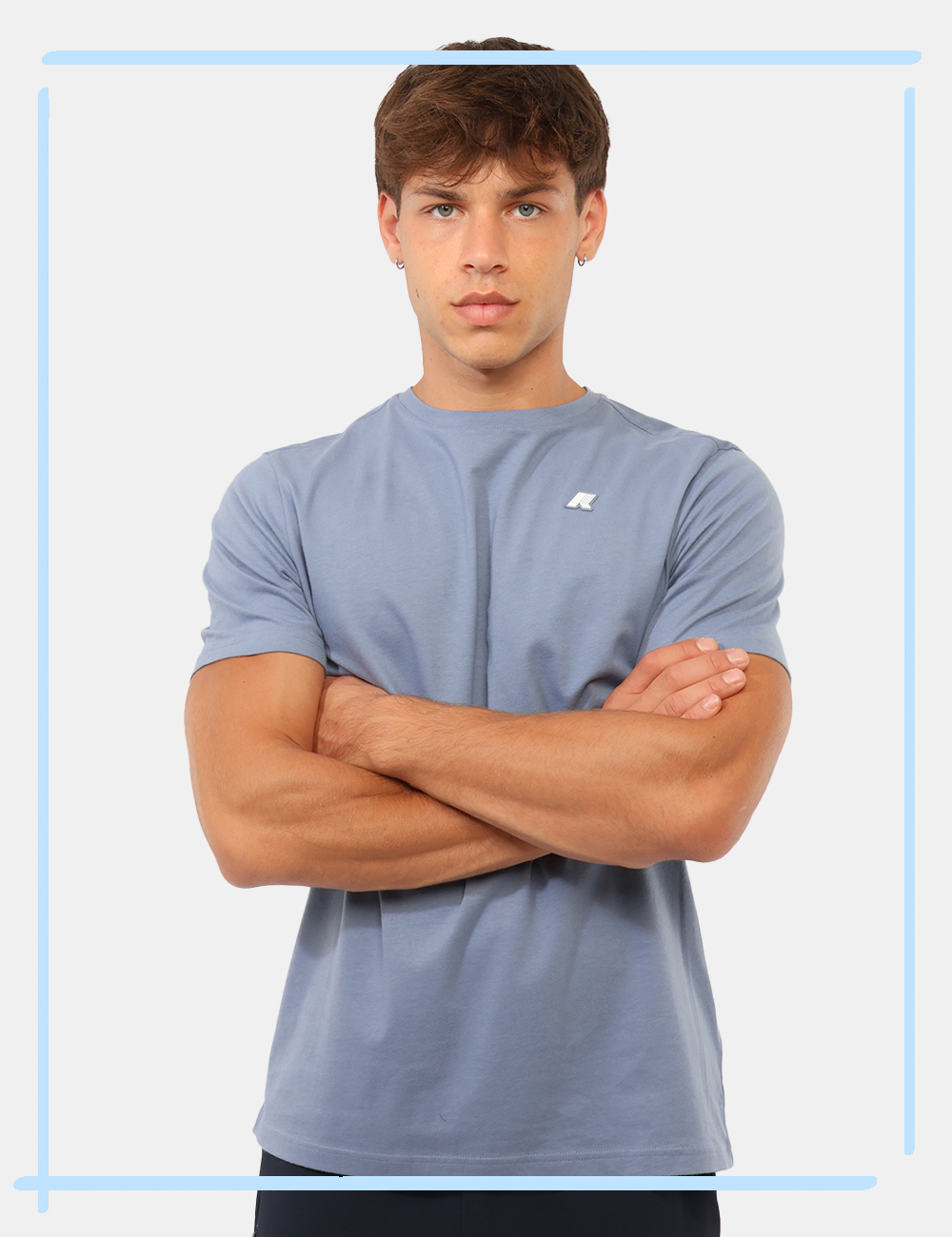 K3136RW-P-CC_AZZURRO_AI26_1 T-shirt K-Way Azzurra tg.L - T-shirt K-WAY Azzurra da uomoLa T-shirt K-WAY Azzurra da uomo è un capo essenziale che unisce s