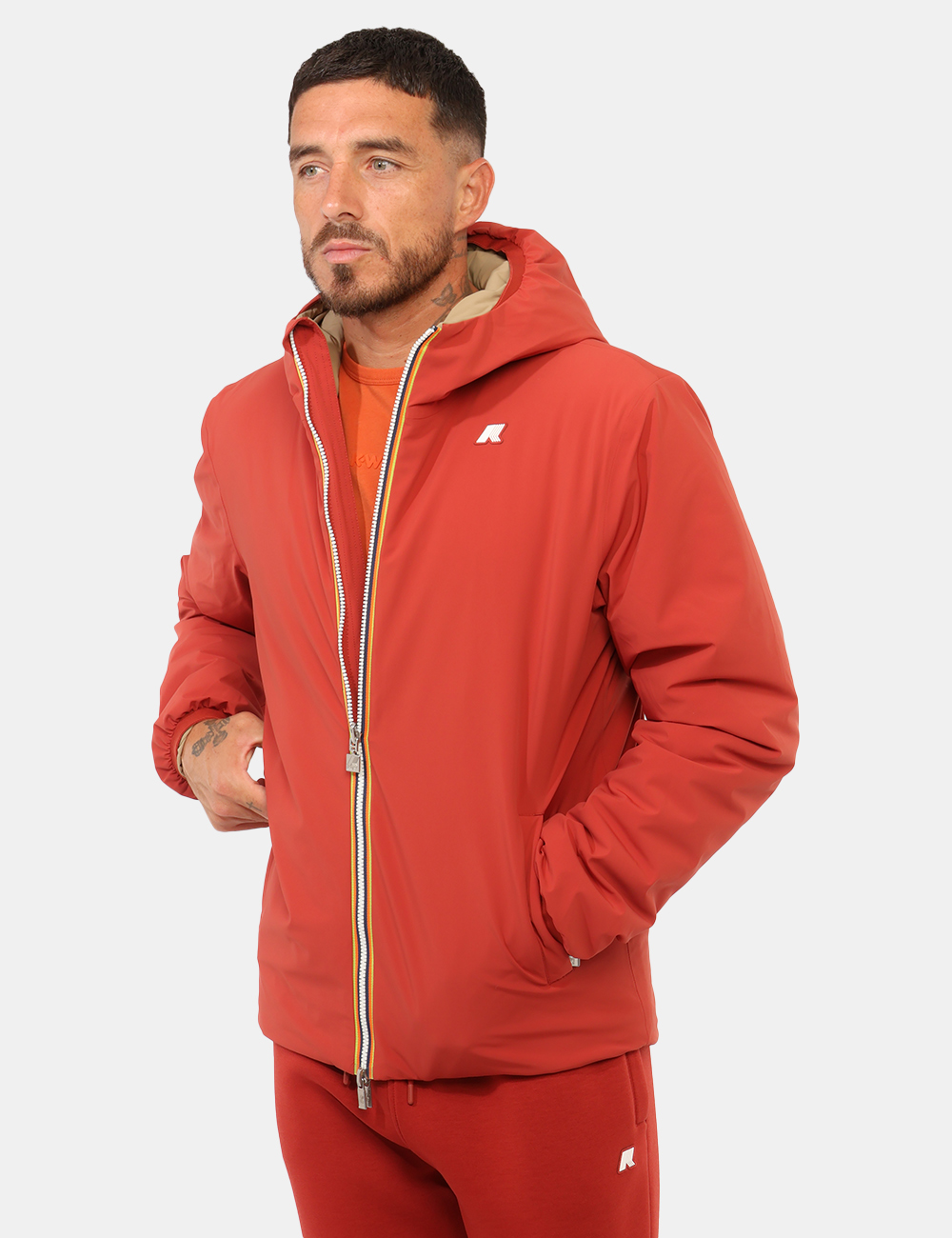 K6128VW-P-CC_MATTONE_AI26_1 Piumino K-Way Rosso tg.L - Piumino K-WAY Rosso da uomoIl Piumino K-WAY Rosso da uomo è il capo perfetto per affrontare la st