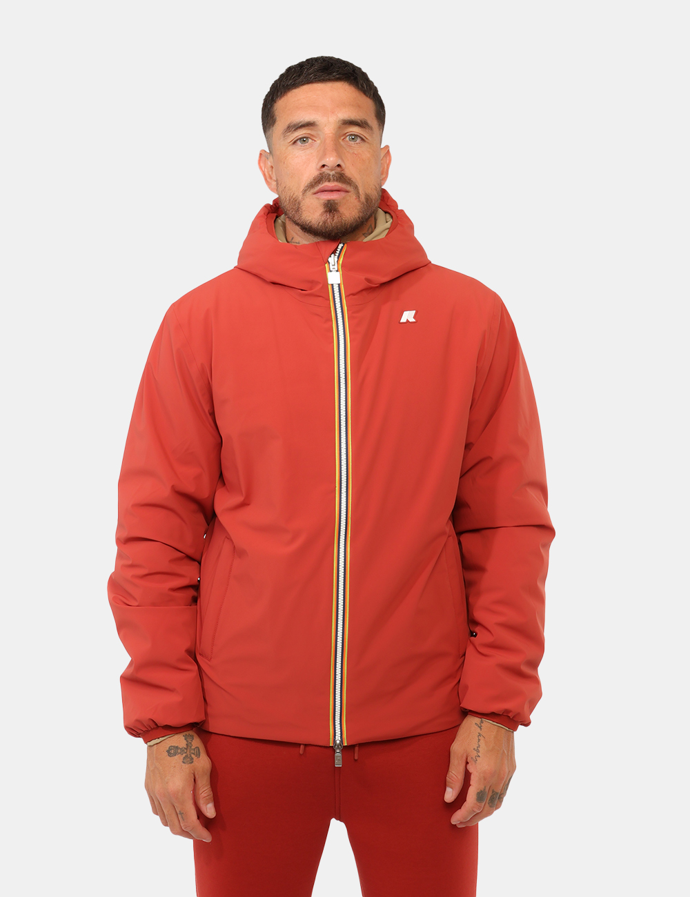 K6128VW-P-CC_MATTONE_AI26_7 Piumino K-Way Rosso tg.L - Piumino K-WAY Rosso da uomoIl Piumino K-WAY Rosso da uomo è il capo perfetto per affrontare la st