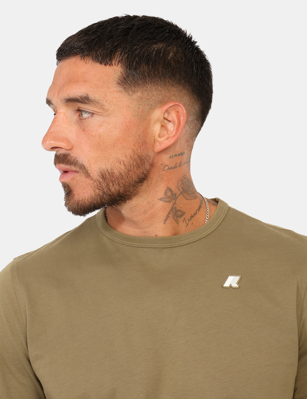 K8136DW-P-CC_VERDE_AI26_4 T-shirt K-Way Verde tg.L - T-shirt K-WAY Verde da uomoLa T-shirt K-WAY Verde da uomo è un capo versatile pensato per chi ama