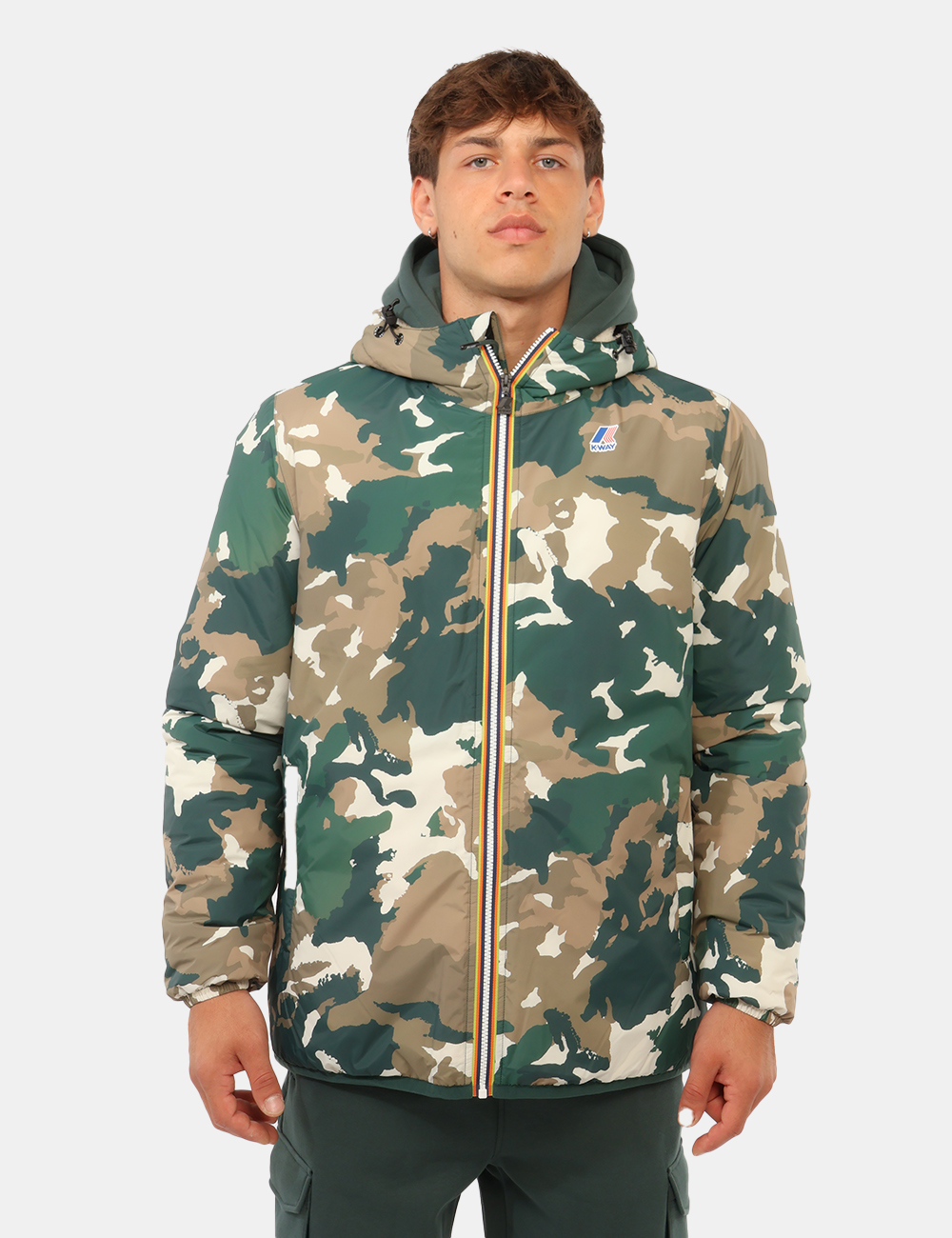 K8144NW-P-CC_VERDE_AI26_7 Piumino K-Way Verde tg.L - Piumino K-WAY Verde da uomoIl Piumino K-WAY Verde da uomo è pensato per chi desidera un capo che