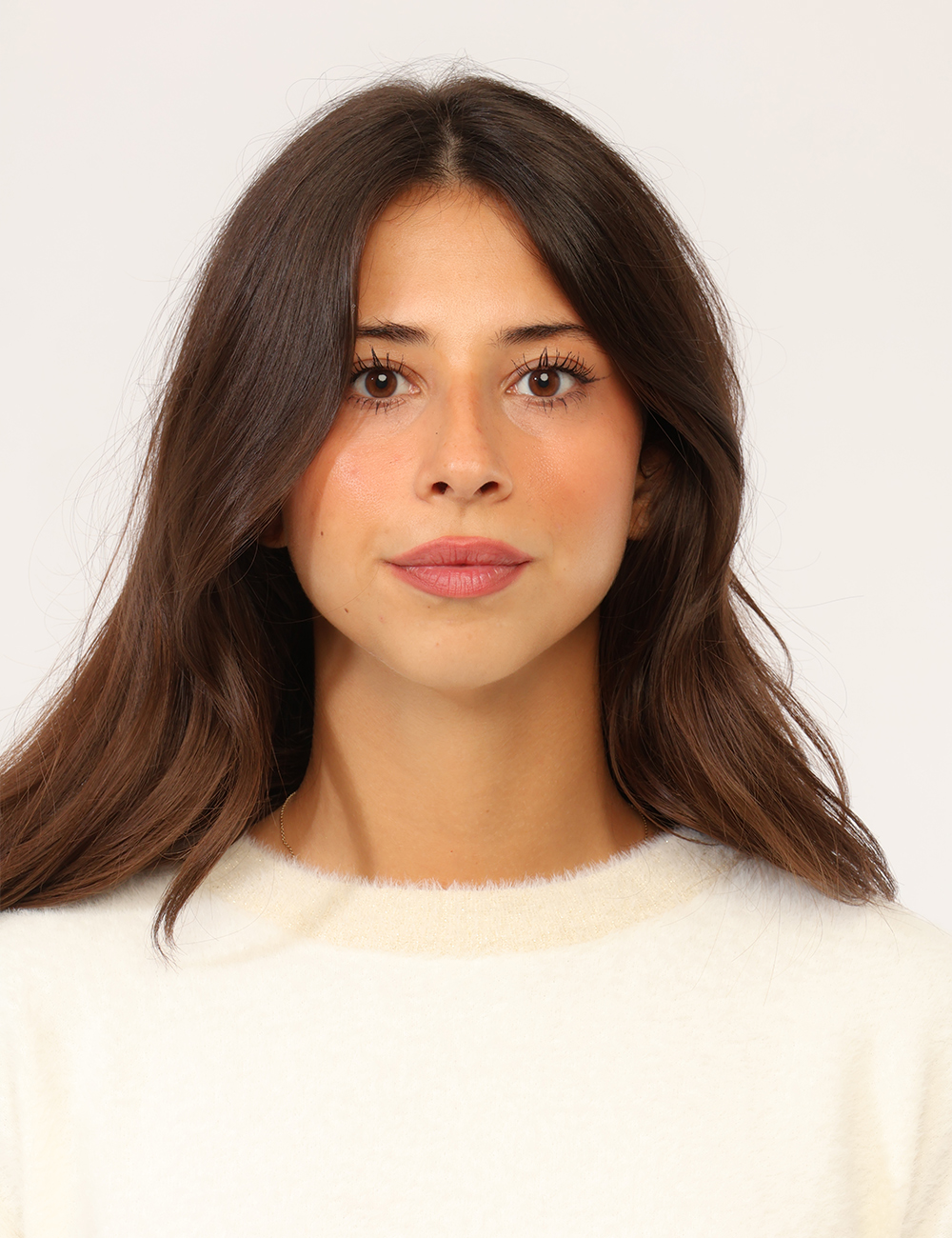 M014-IS00_AVORIO_AI26_4 Maglia Yes Zee Bianca - Maglia YES ZEE Bianca da donna La Maglia YES ZEE Bianca da donna è un capo femminile e luminoso, ide