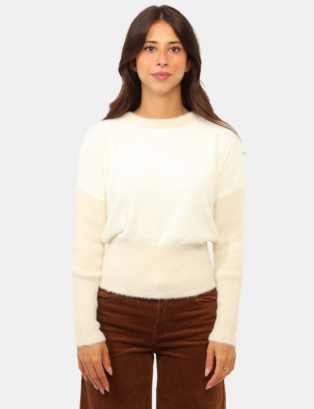 M014-IS00_AVORIO_AI26_5 Maglia Yes Zee Bianca - Maglia YES ZEE Bianca da donna La Maglia YES ZEE Bianca da donna è un capo femminile e luminoso, ide