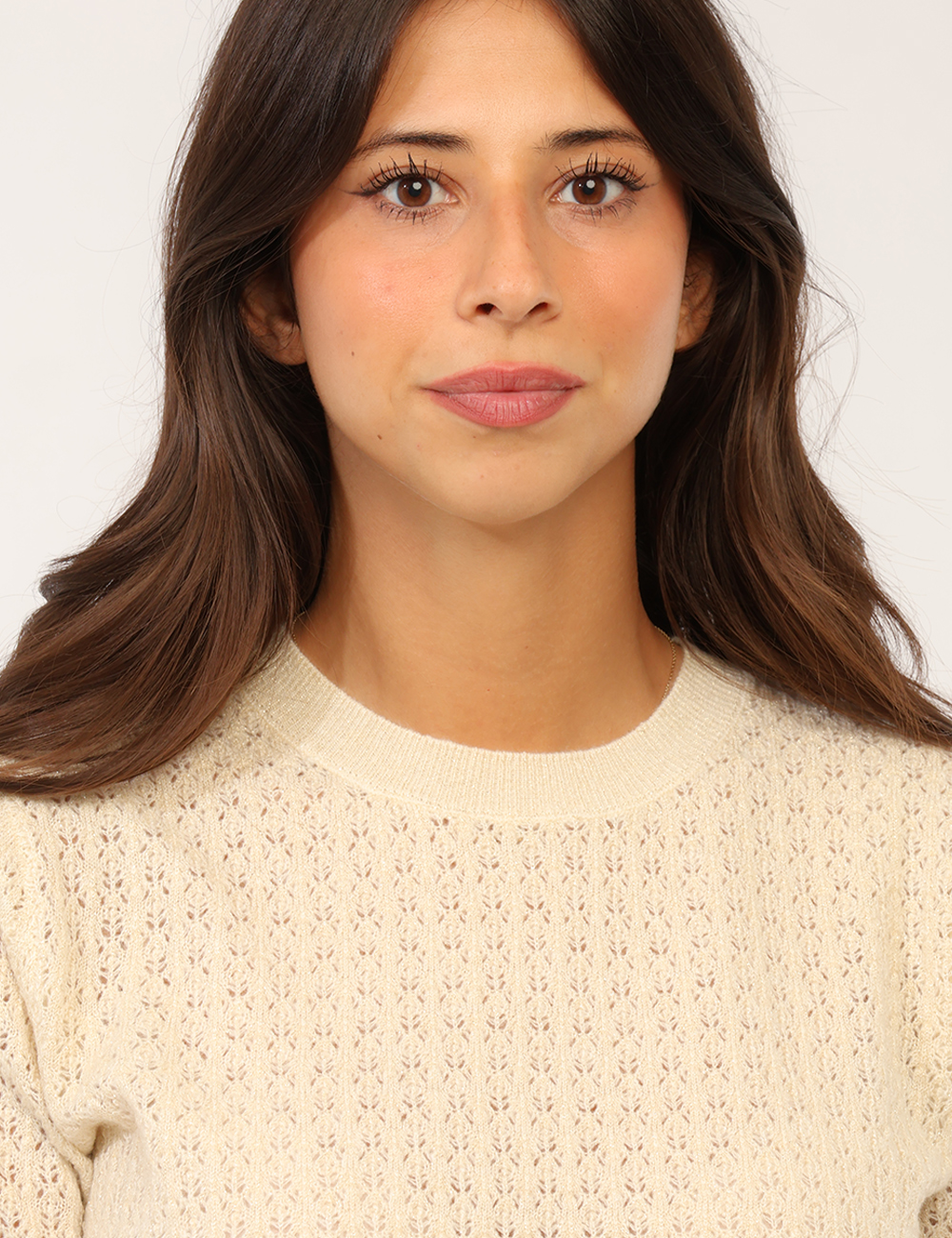 M101-IL00_AVORIO_AI26_4 Maglia Yes Zee Beige - Maglia YES ZEE Beige da donna La Maglia YES ZEE Beige da donna è un capo femminile e versatile, ideal