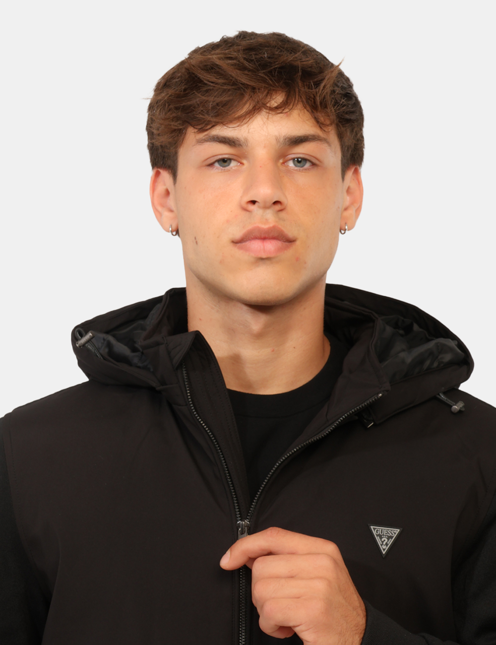 M4YL27-WEDJ0-SC_JET-BLACK-A996_AI26_5 Giacca Guess Nera - Giacca Guess Nera da uomo La Giacca GUESS Nera da uomo è un capo versatile e contemporaneo, pensato per
