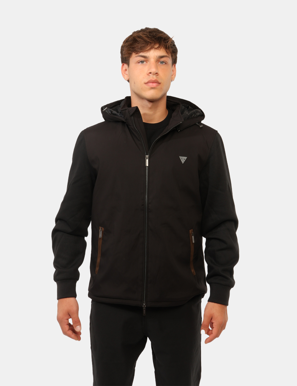 M4YL27-WEDJ0-SC_JET-BLACK-A996_AI26_6 Giacca Guess Nera - Giacca Guess Nera da uomo La Giacca GUESS Nera da uomo è un capo versatile e contemporaneo, pensato per
