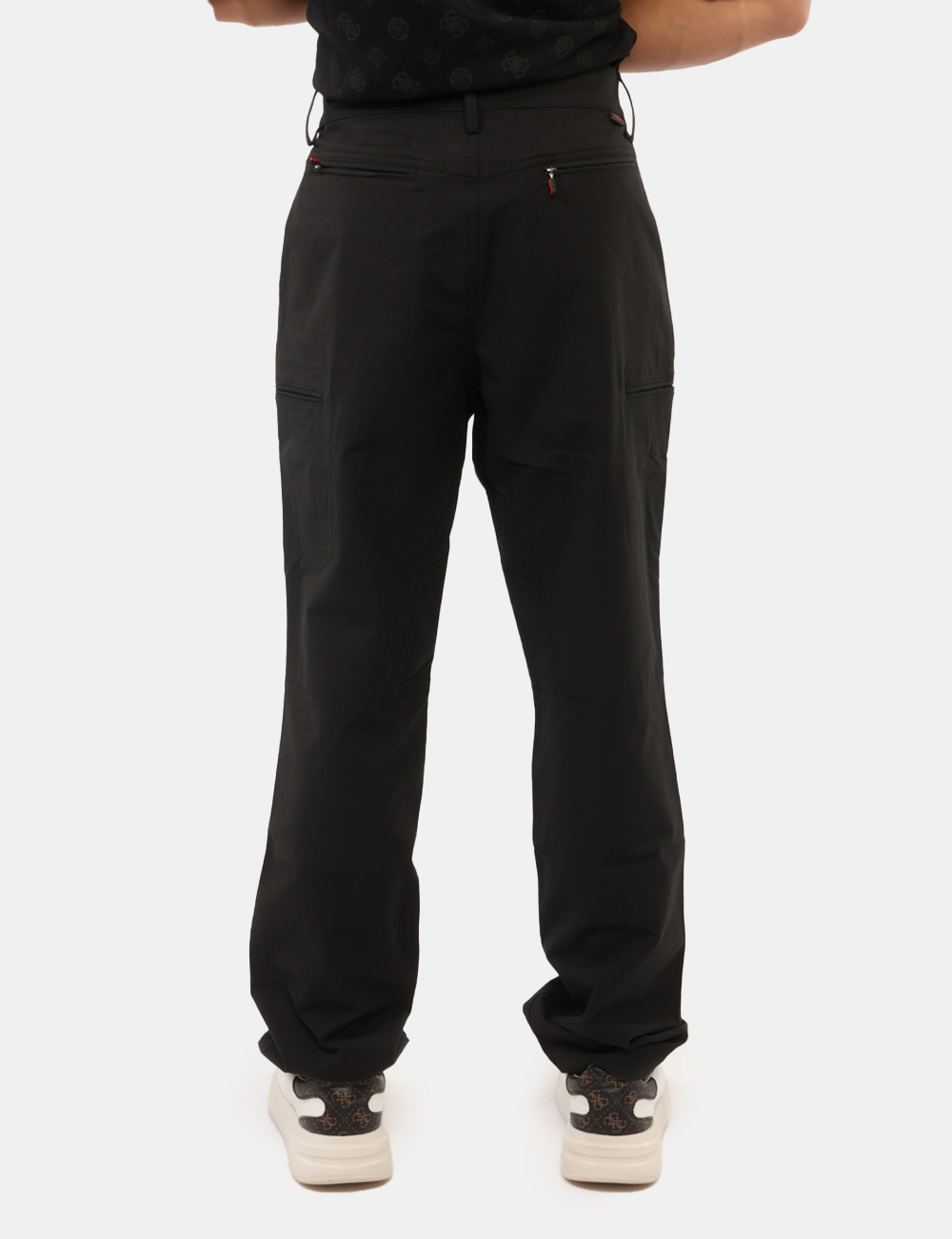 M5YB50-WHEY0-SC_JET-BLACK-A996_AI26_2 Pantalone Guess Nero - Pantalone Guess Nero da uomo Il Pantalone GUESS Nero da uomo è un capo versatile e contemporaneo, ide