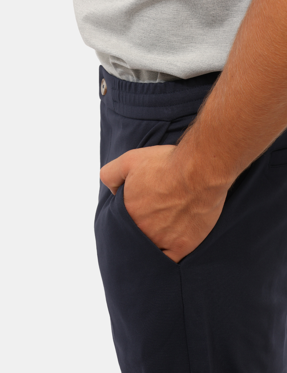 M6GB08-K3198-SC_SMART-BLUE_AI26_4 Pantaloni Guess Blu - Pantaloni Guess Blu da uomo I Pantaloni GUESS Blu da uomo sono un capo versatile e contemporaneo, pens