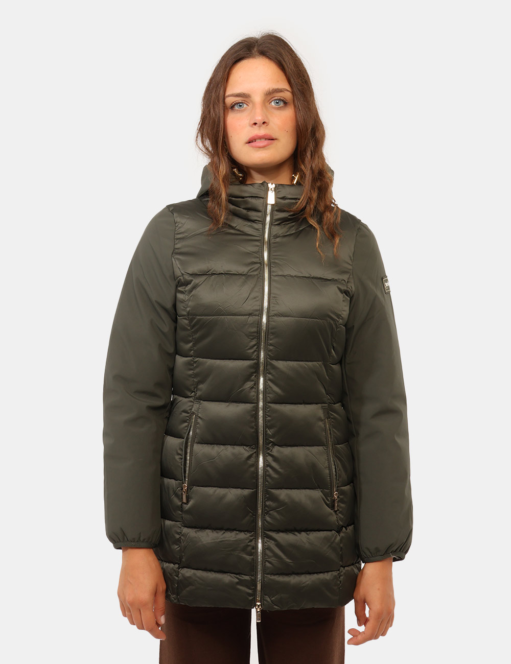 PIumino Yes Zee Verde - Piumino YES ZEE Verde da donna Il Piumino YES ZEE Verde è un capospalla versatile e contemporaneo, i