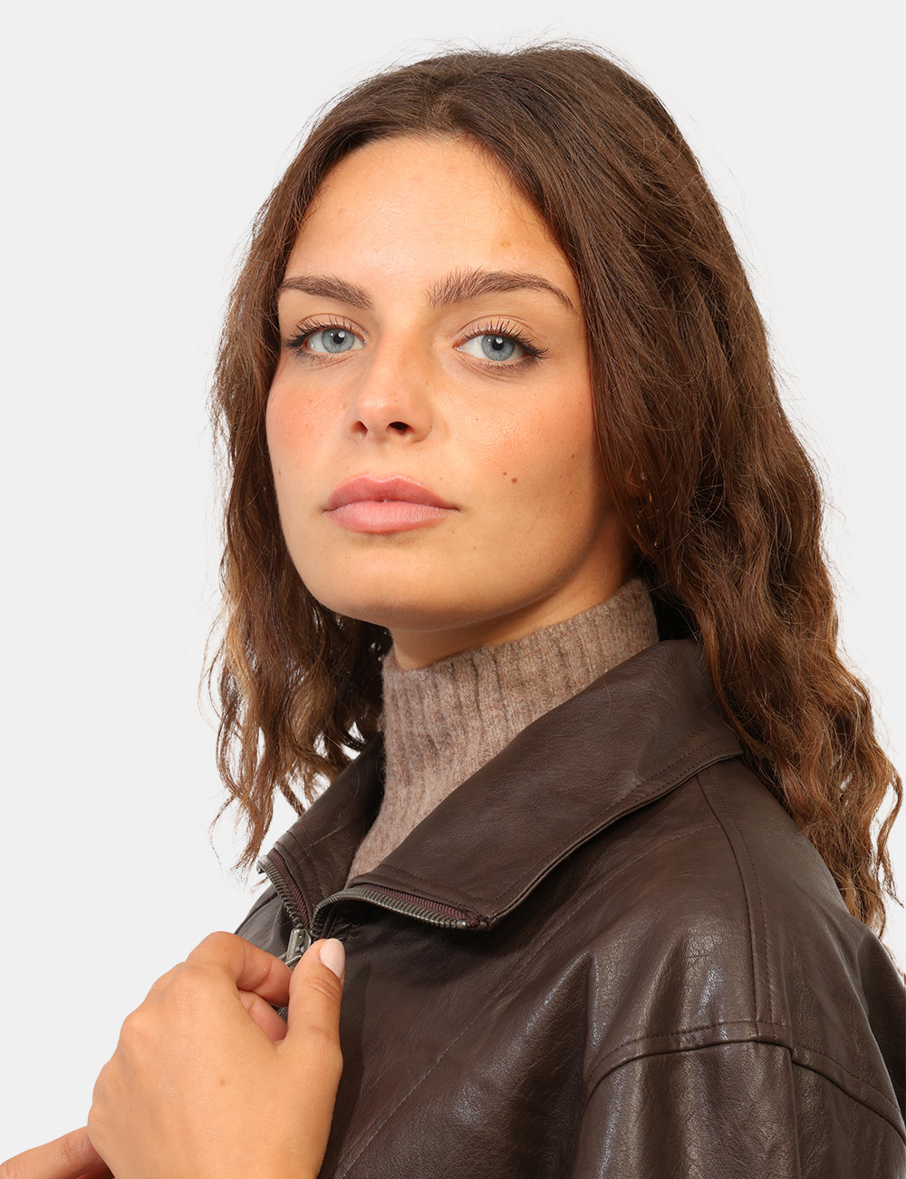 PL4024525_TRAIL-BROWN-P874_AI26_6 Giacca Pepe Jeans Marrone - Giacca PEPE JEANS Marrone da donna La Giacca PEPE JEANS Marrone da donna è un capospalla dal car