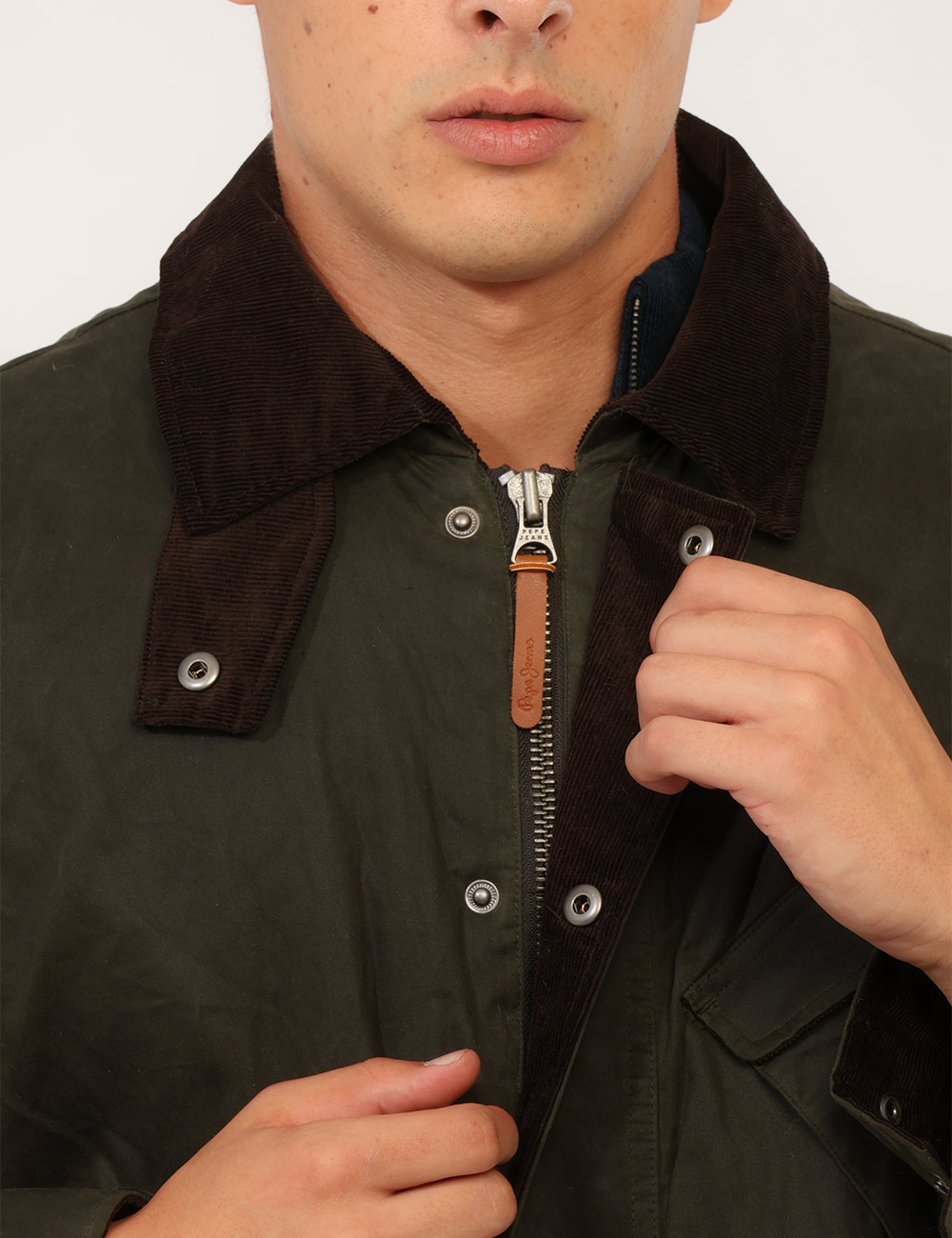 PM4027336_TRENCH-GREEN-P776_AI26_3 PM4027336_TRENCH-GREEN-P776_AI26