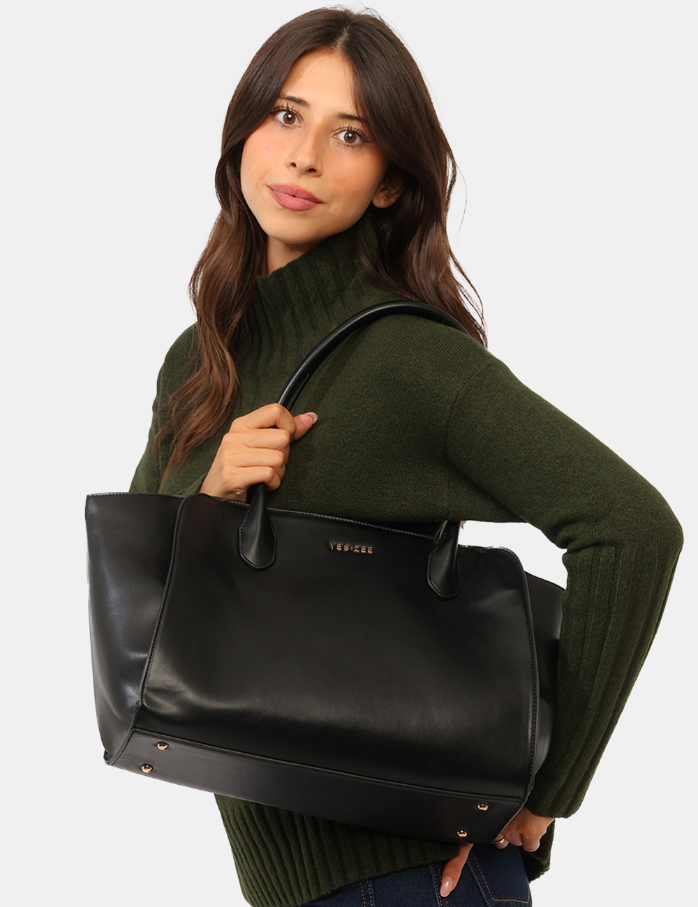 W017-AP00_NERO_AI26_1 Borsa Yes Zee Nera - Borsa YES ZEE Nera da donna La Borsa YES ZEE Nera da donna è un accessorio pratico e versatile, pensato