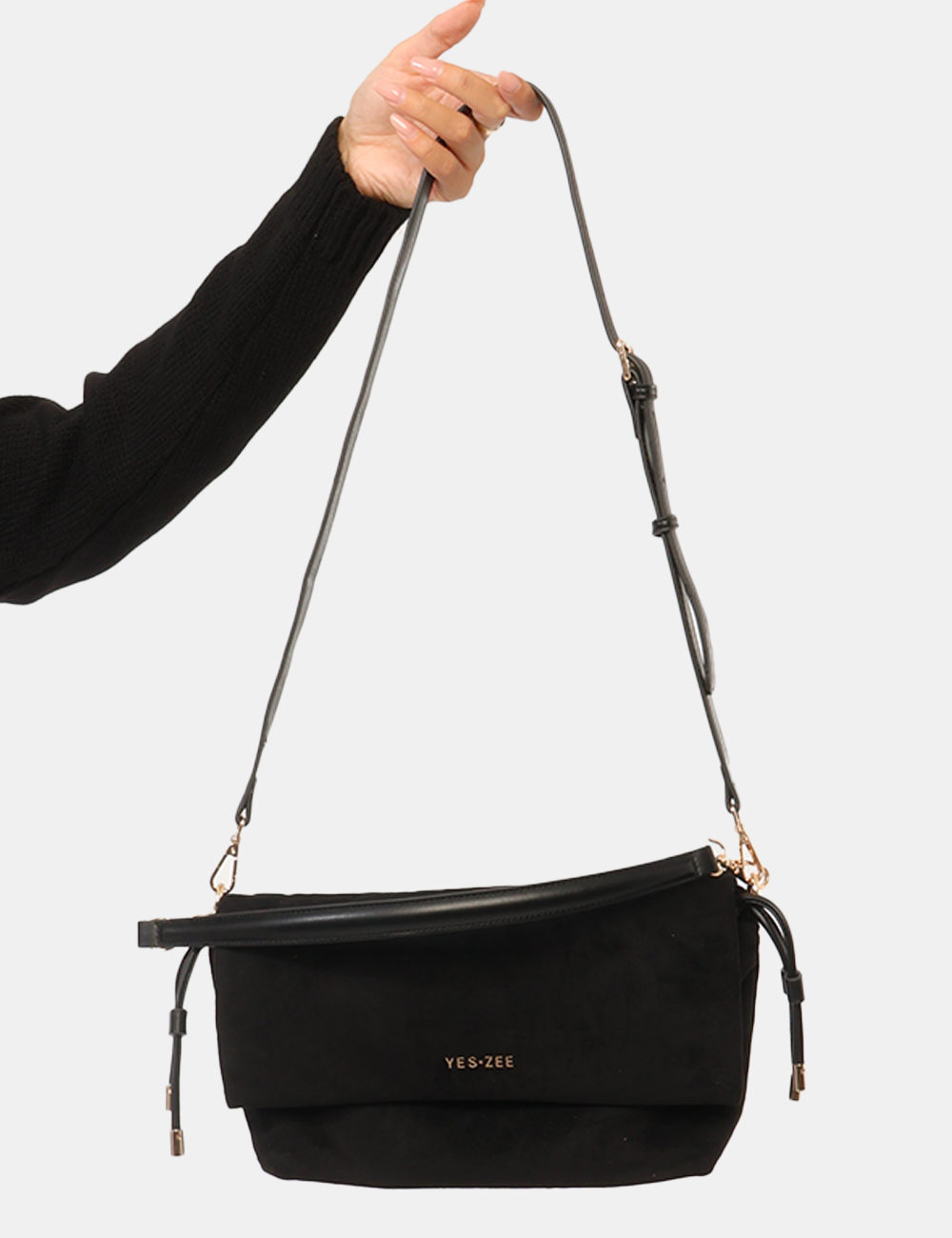 W022-AR00_NERO_AI26_5 Borsa Yes Zee Nera - Borsa YES ZEE Nera da donna La Borsa YES ZEE Nera da donna è un accessorio versatile e contemporaneo, i
