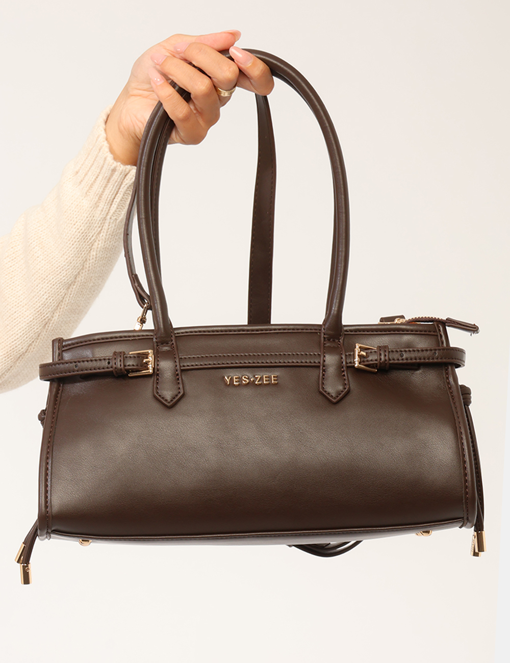 W023-AP00_MORO_AI26_6 Borsa Yes Zee Marrone - Borsa YES ZEE Marrone da donna La Borsa YES ZEE Marrone da donna è un accessorio versatile e femmini