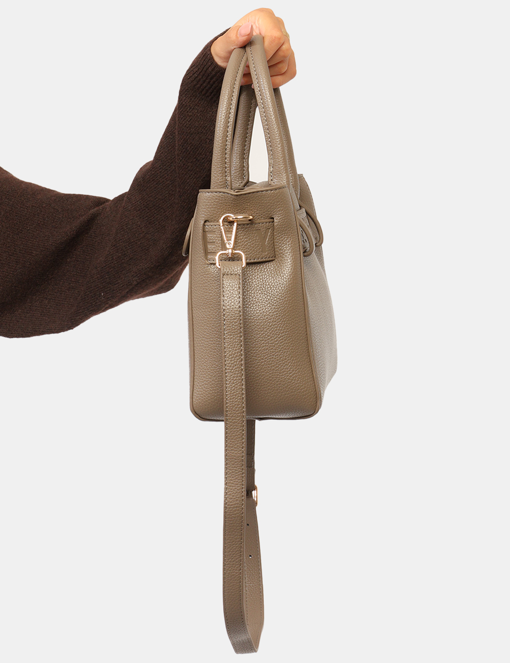 W026-AQ00_TORTORA_AI26_6 Borsa Yes Zee Grigia - Borsa YES ZEE Grigia da donna La Borsa YES ZEE Grigia da donna è un accessorio versatile e contempora