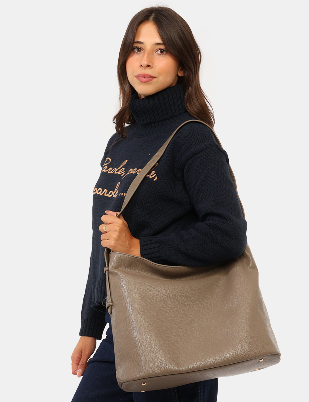 W027-AQ00_TORTORA_AI26_1 Borsa Yes Zee Grigia - Borsa YES ZEE Grigia da donna La Borsa YES ZEE Grigia da donna è un accessorio pratico e versatile, p