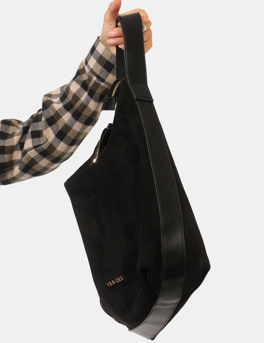 W033-AR00_NERO_AI26_5 Borsa Yes Zee Nera - Borsa YES ZEE Nera da donna La Borsa YES ZEE Nera da donna è un accessorio versatile dal design morbido