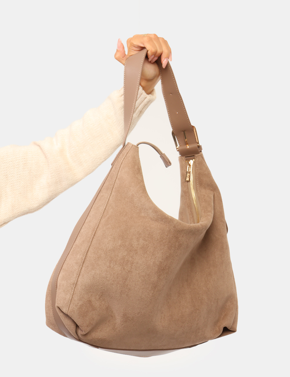 W033-AR00_TORTORA_AI26_3 Borsa Yes Zee Marrone - Borsa YES ZEE Marrone da donna La Borsa YES ZEE Marrone da donna è un accessorio versatile dal desig