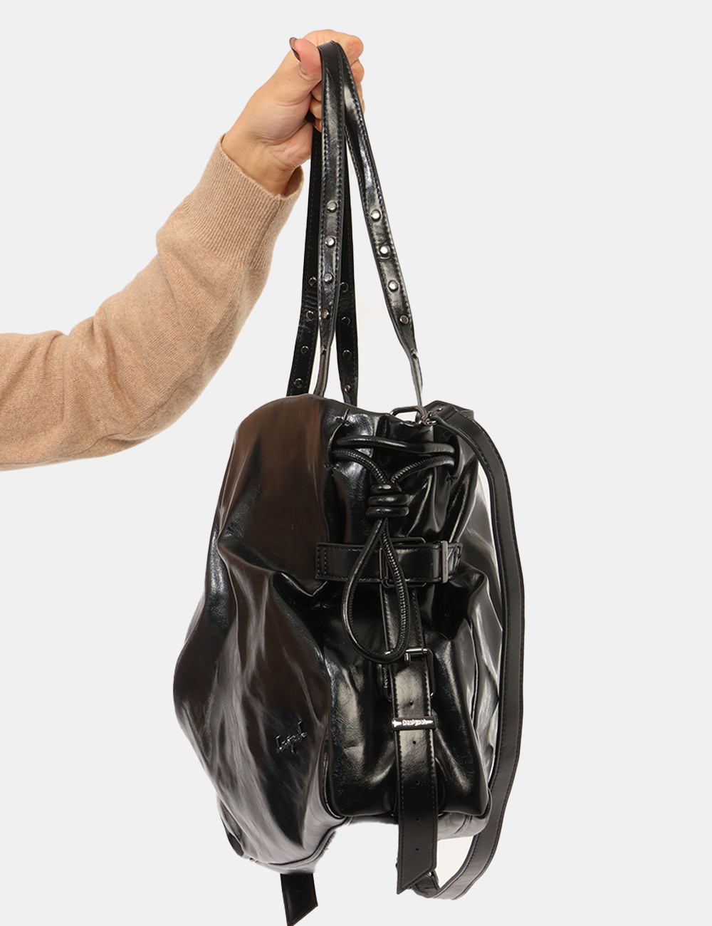 Borsa Desigual Nera - Borsa DESIGUAL Nera da donna La Borsa DESIGUAL Nera da donna è un accessorio versatile e contemporaneo