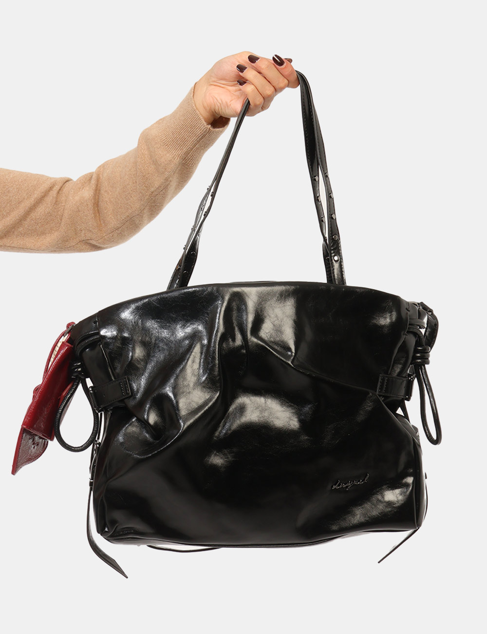 Borsa Desigual Nera - Borsa DESIGUAL Nera da donna La Borsa DESIGUAL Nera da donna è un accessorio versatile e contemporaneo
