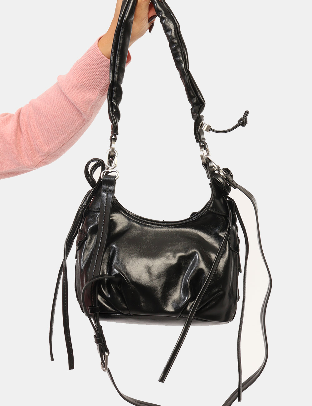 Borsa Desigual Nera - Borsa DESIGUAL Nera da donna La Borsa DESIGUAL Nera da donna è un accessorio compatto e versatile, pen