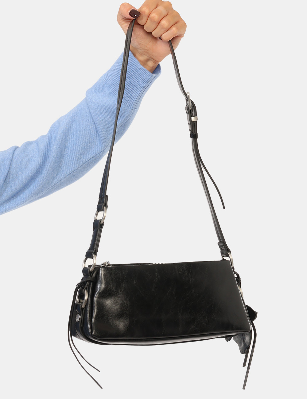 Borsa Desigual Nera - Borsa DESIGUAL Nera da donna La Borsa DESIGUAL Nera da donna è un accessorio compatto e contemporaneo,