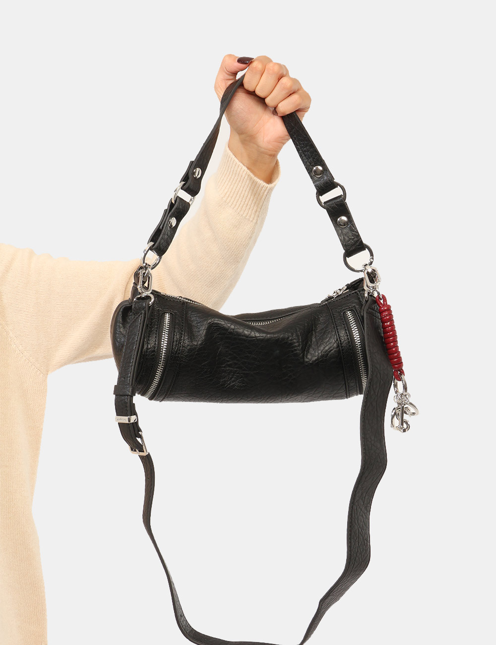 Borsa Desigual Nera - Borsa DESIGUAL Ner da donna La Borsa DESIGUAL Nera da donna è un accessorio compatto e contemporaneo,
