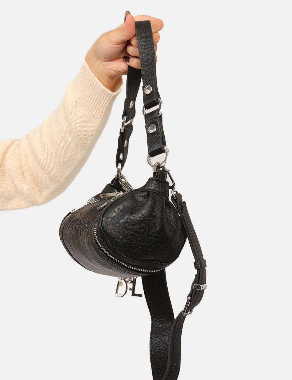 Borsa Desigual Nera - Borsa DESIGUAL Ner da donna La Borsa DESIGUAL Nera da donna è un accessorio compatto e contemporaneo,