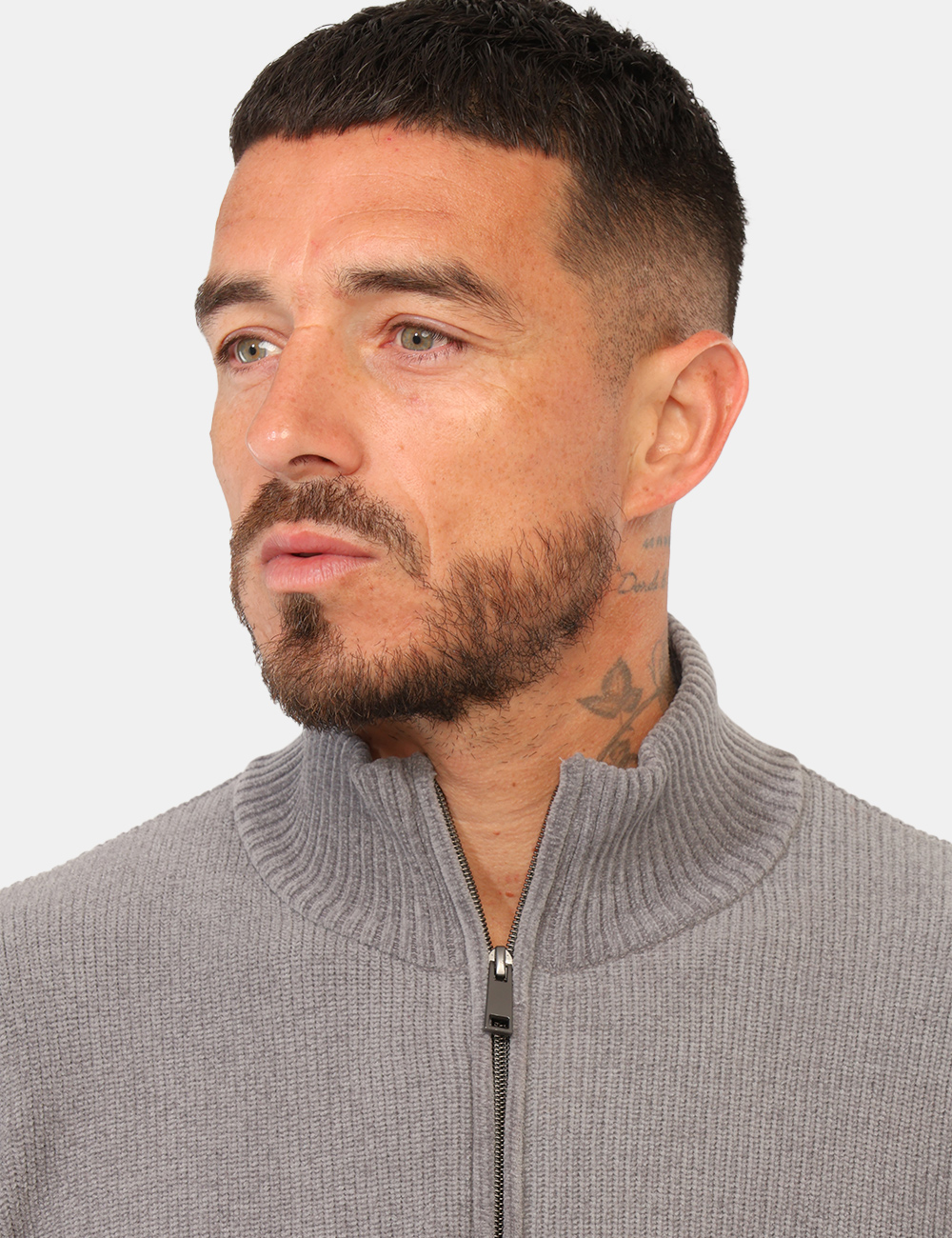 Maglia Prj22. Grigia - Maglia PRJ22. Grigia da UomoLa maglia PRJ22. grigia da uomo è un capo versatile e contemporaneo, idea