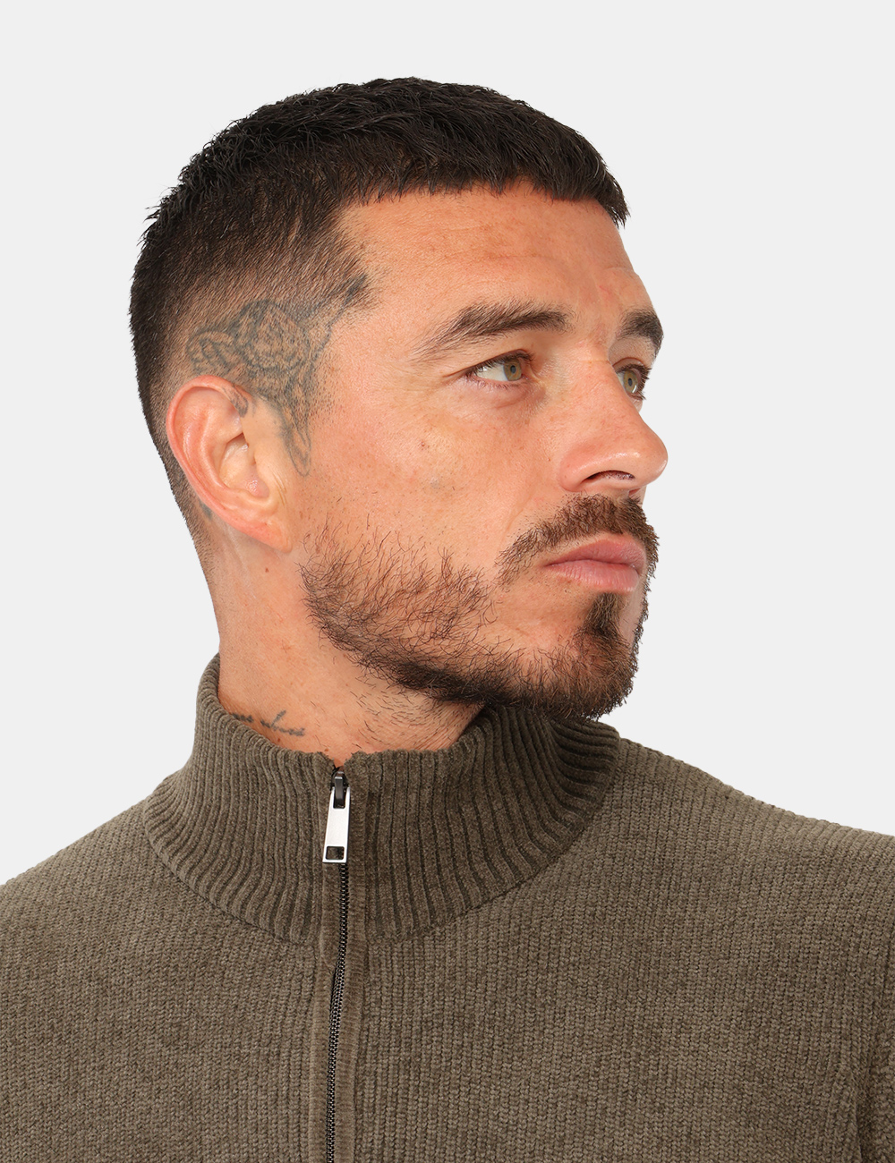 Maglia Prj22. Verde - Maglia PRJ22. Verde da UomoLa maglia PRJ22. verde da uomo è un capo versatile e contemporaneo, ideale