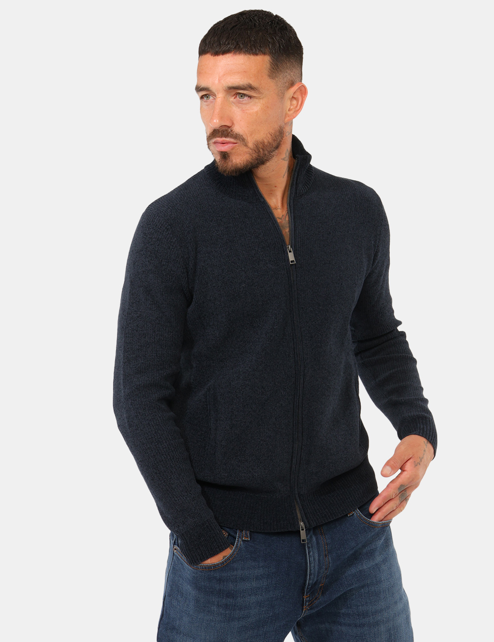 Maglia Prj22. Blu - Maglia PRJ22. Blu da UomoLa maglia PRJ22. blu da uomo è un capo versatile e contemporaneo, ideale per af
